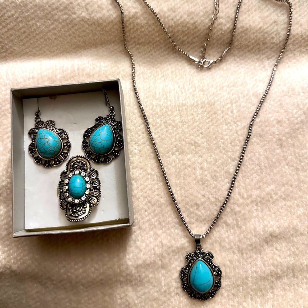 HANDMADE new in box turquoise jewelry set includes necklace, ring, & earrings
